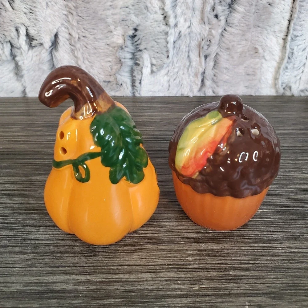 Ceramic Pumpkin & Acorn Salt & Pepper Shaker Set Fall Harvest Thanksgiving Decor
